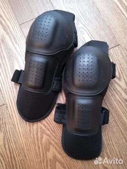 Мотоналокотники Dainese Италия