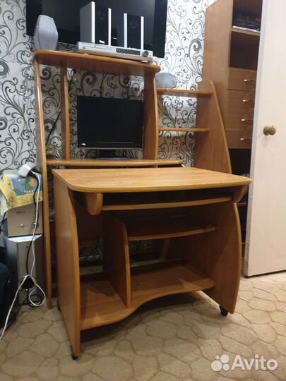 Компьютерный стол