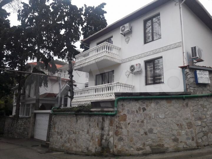 Дом 200 м² на участке 9 сот.