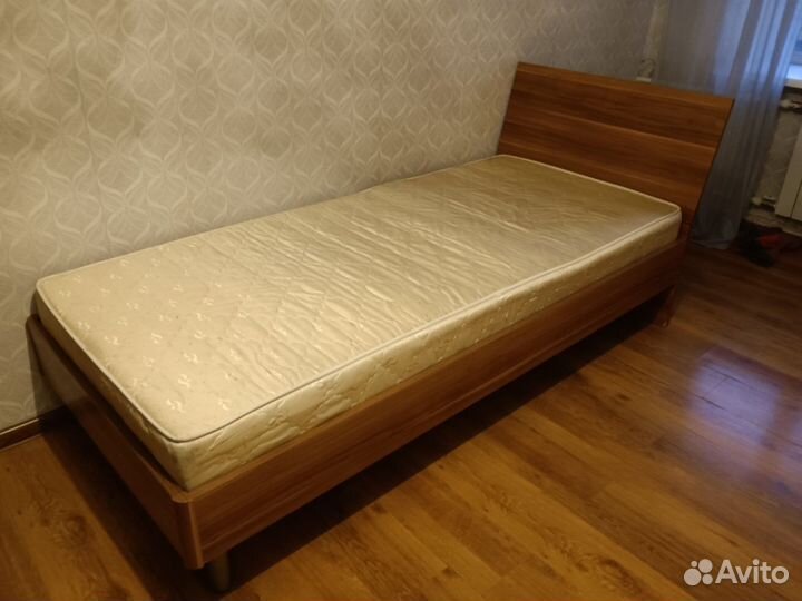 Кровать