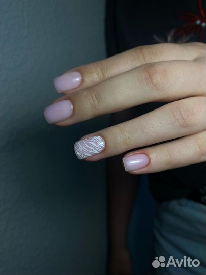 Маникюр с покрытием гель-лаком