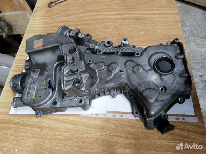 Крышка двигателя передняя Volkswagen Tiguan