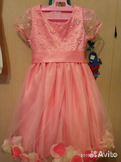 Праздничное платье