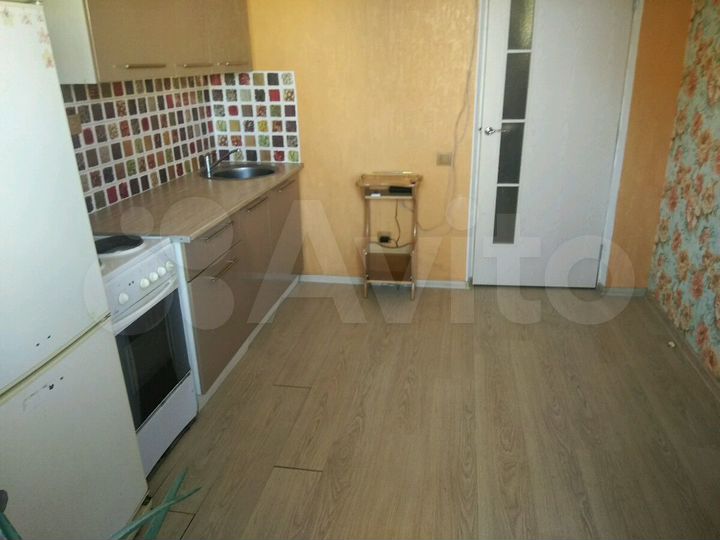 2-к. квартира, 40 м², 6/6 эт.