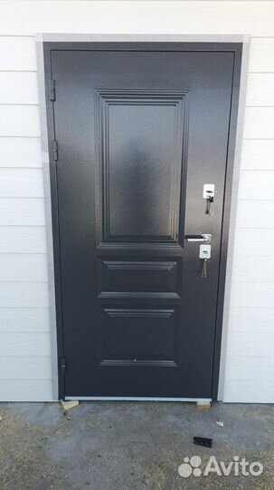 Новые входные двери с термо разрывом в частный дом