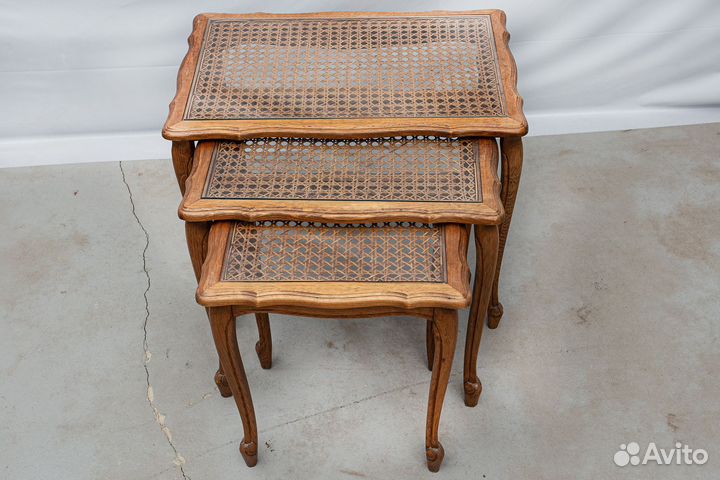 Трио подсобных столиков типа «гнездо»