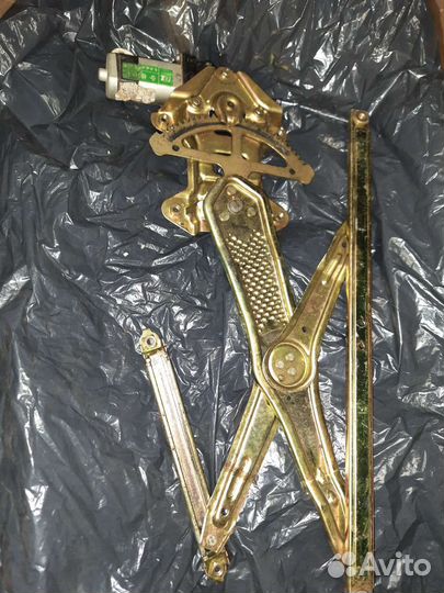 Электростеклоподъемник Geely Mk Cross