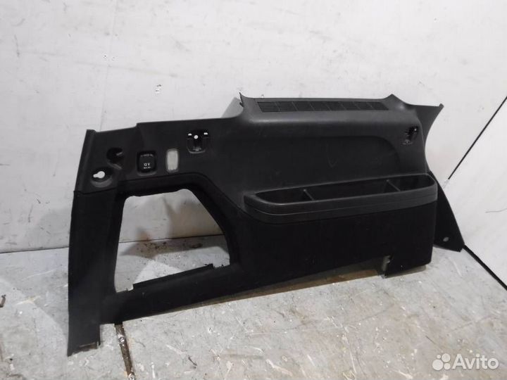 Обшивка заднего левого крыла