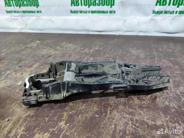 Кронштейн ручки передней Volkswagen Polo