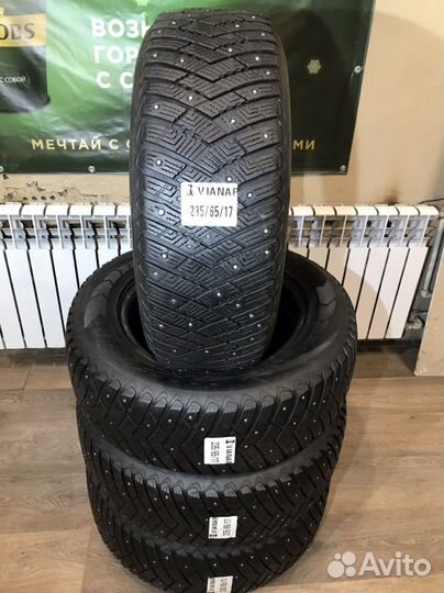 Goodyear UltraGrip Ice Arctic SUV 235/65 R17 108T