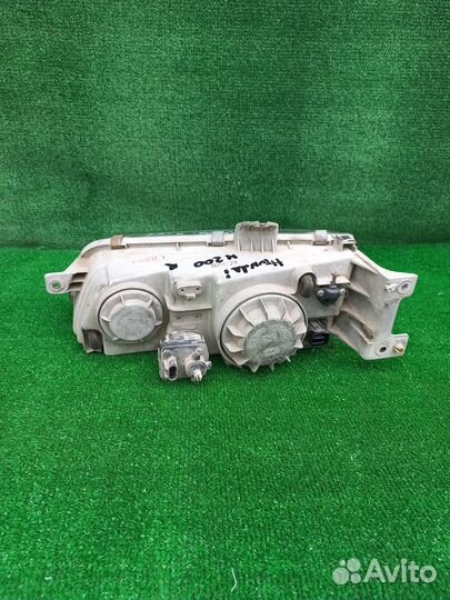 Фара правая Hyundai H 200