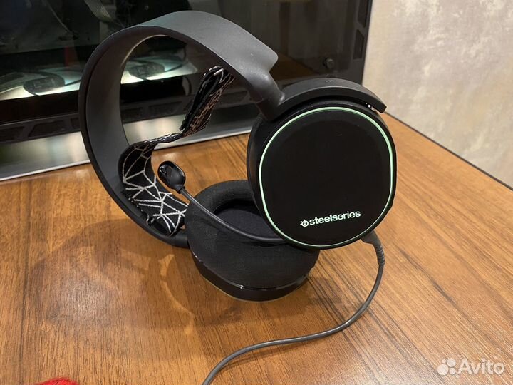 Игровые наушники Steelseries arctis 5