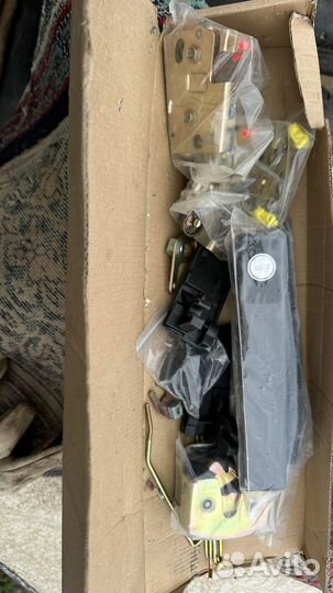 Комплект ручек дверей с замками (пр+лев) Шахман F2