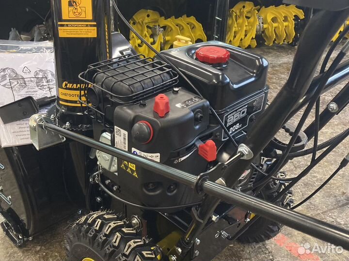 Снегоуборщик champion ST656BS briggs stratton