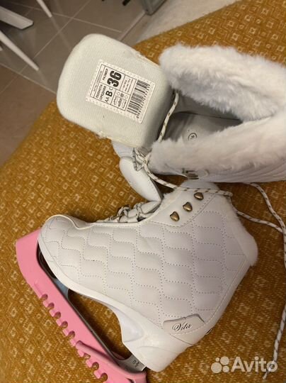 Коньки на девочку