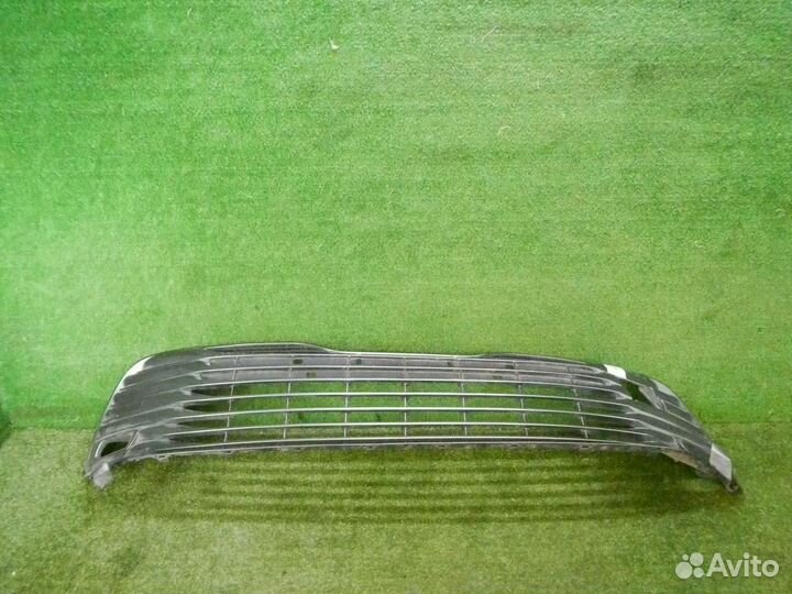 Решетка переднего бампера Toyota Camry xv70 (2018