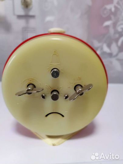 Будильник советский