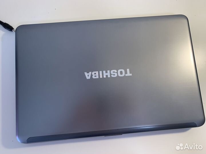 Ноутбук Toshiba Satellite L875