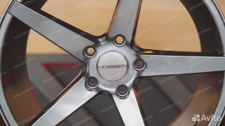 Литой диск в стиле vossen R18 5x108