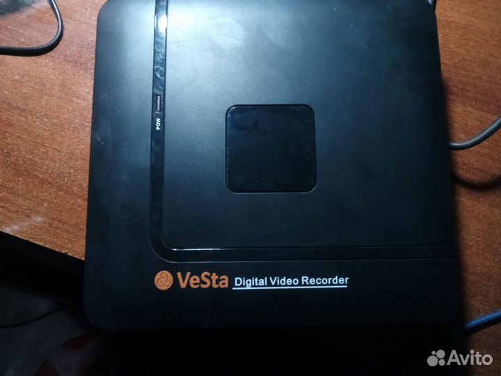 Гибридный видеорегистратор Vesta
