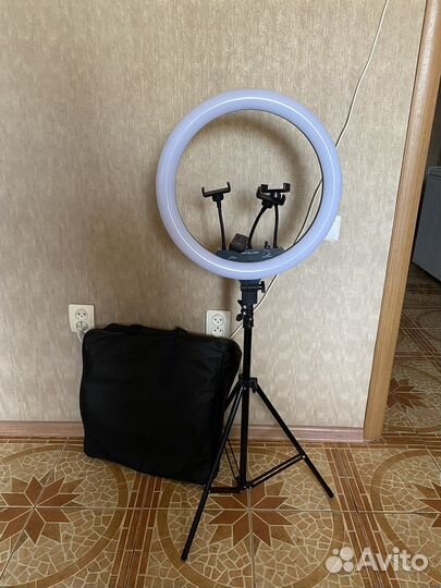 Кольцевая лампа-штатив