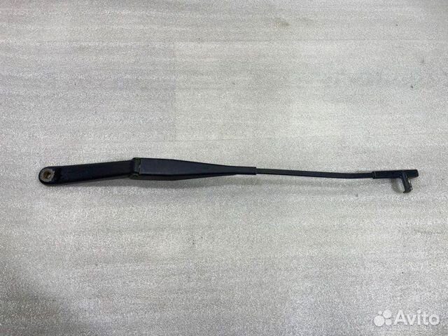Поводок стеклоочистителя правый Ford Focus 2