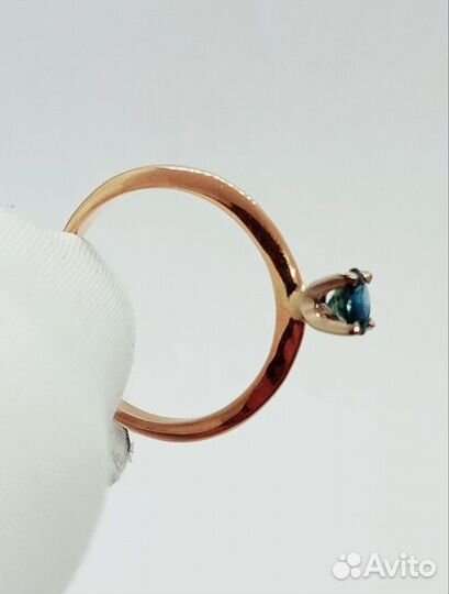 Золотое кольцо с фианитом 18р