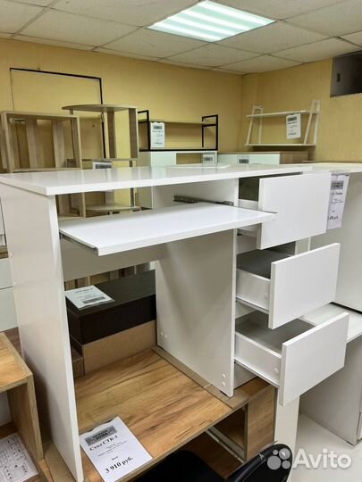 Стол письменный Мори