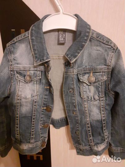 Продам джинсовую куртку детскую