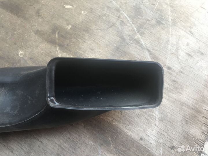 Патрубок воздуховода правый Ford Mondeo 2 Форд