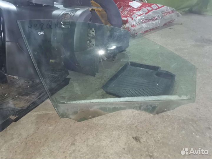 Стекло переднее правое рено меган 2