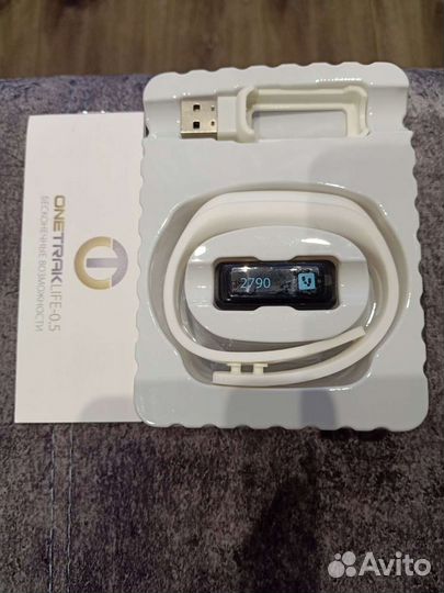 Фитнес браслет Onetrak Life 05