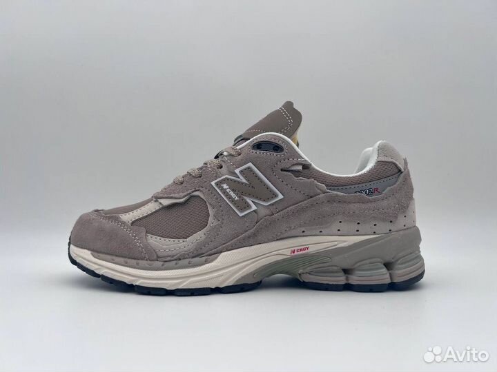 New balance 2002r