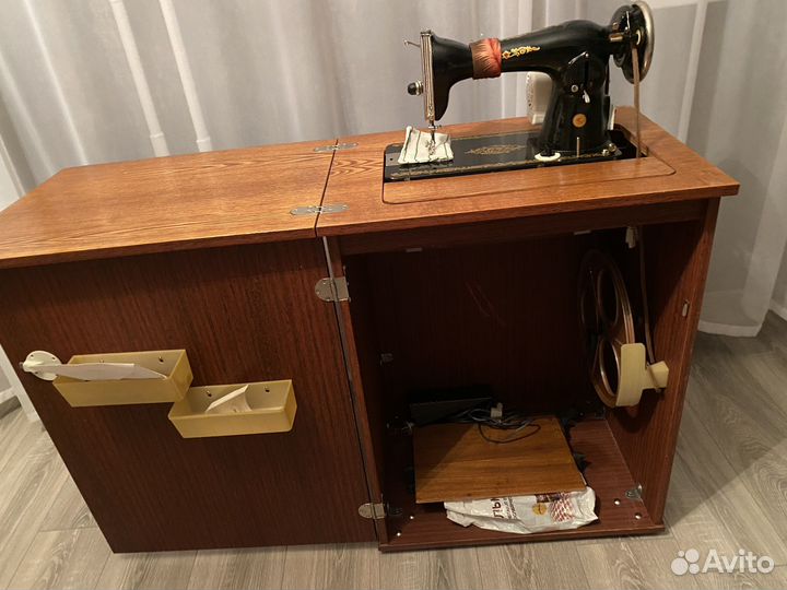 Швейная машинка подольская ножная