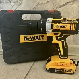 Шуруповерт DeWalt с набором