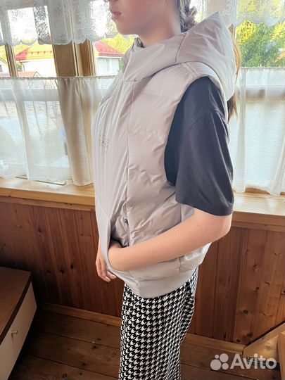 Жилетка женская утепленная zara