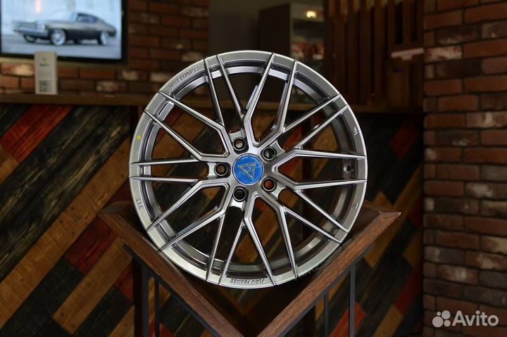 Литой диск vorsteiner R17 5x112