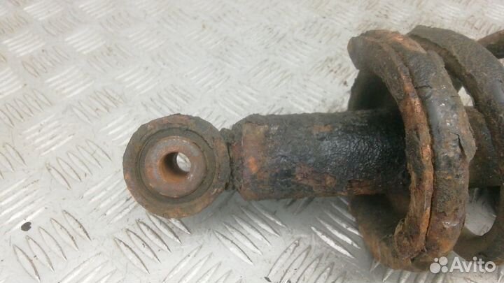 Стойка амортизатора заднего левого Honda CR-V