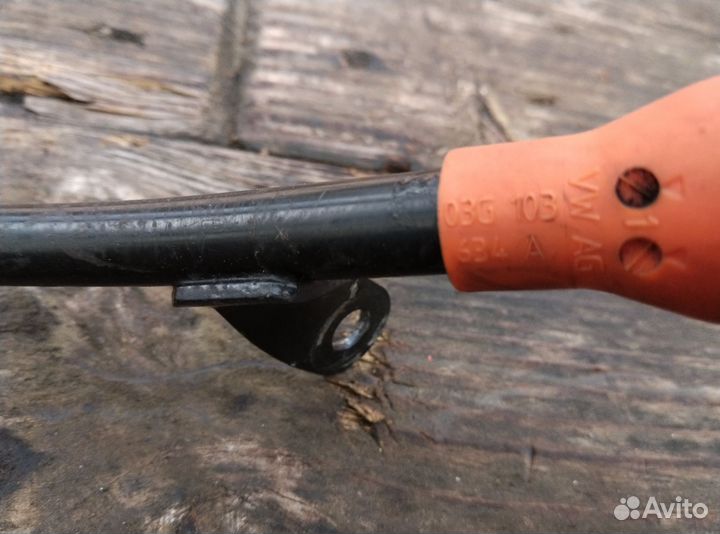 Трубка масляного щупа аzv вkd Ауди Фольксваген