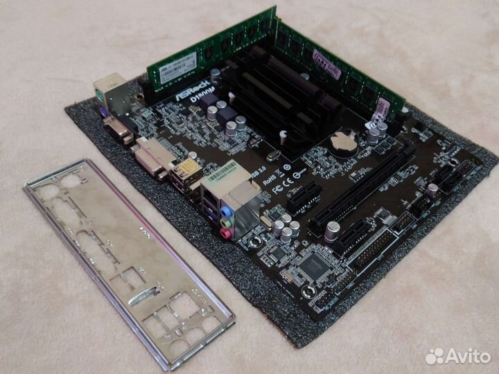 Материнская плата D1800M с процессором и 8 Гб DDR3