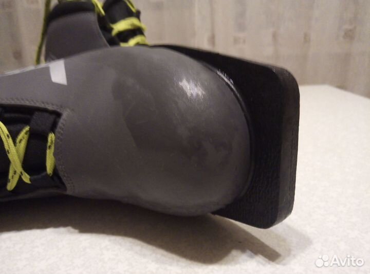 Лыжные ботинки классические р. 41