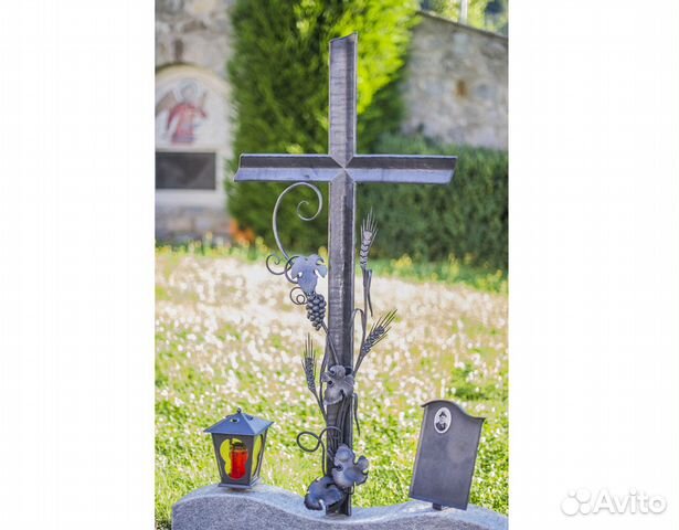 Кованый крест на могилу 020