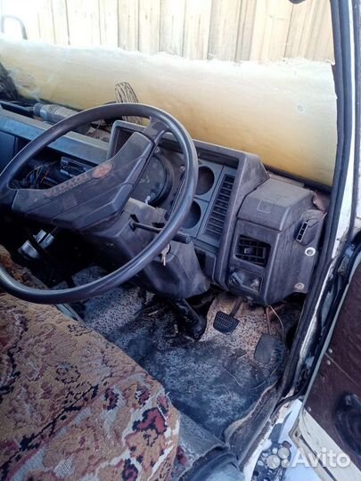 Nissan Atlas бортовой, 1987