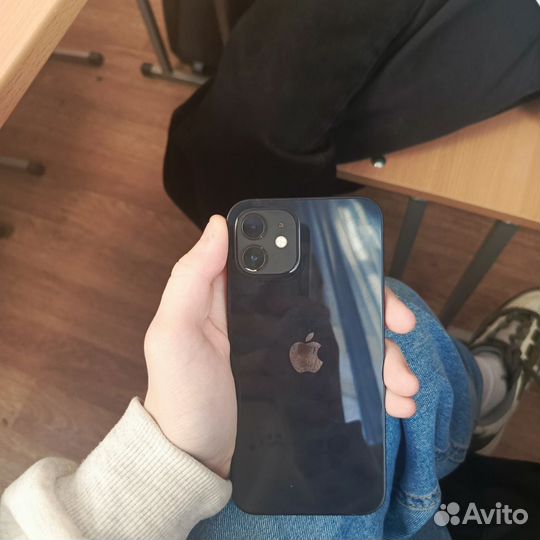 iPhone 12, 64 ГБ