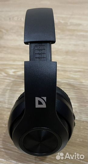 Беспроводные наушники FreeMotion D552