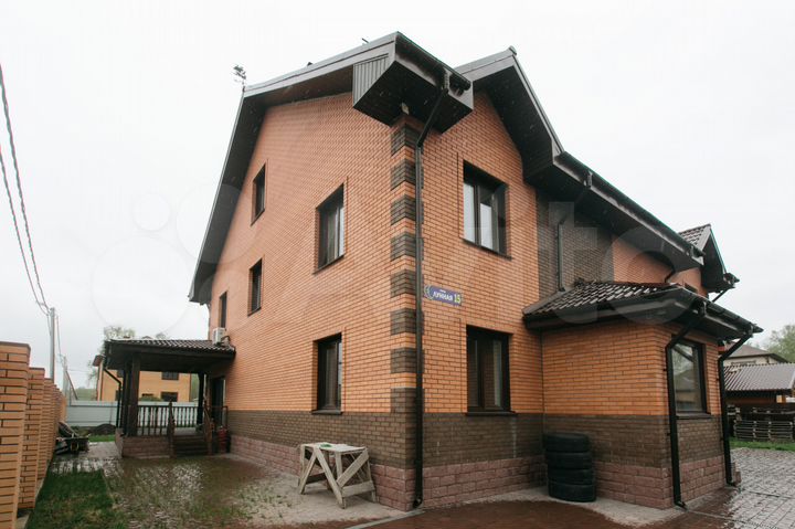 Коттедж 450 м² на участке 12 сот.