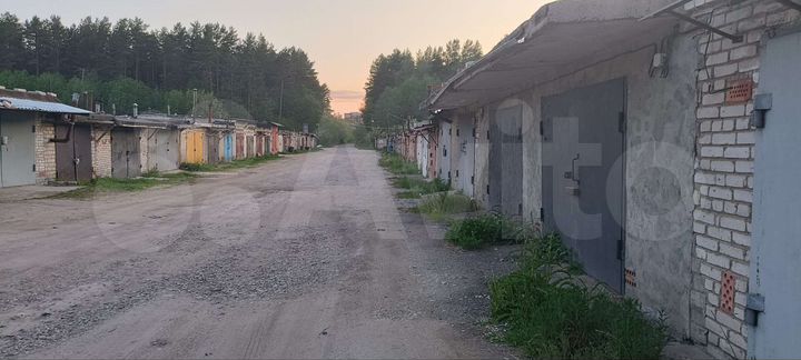 Гараж, > 30 м²