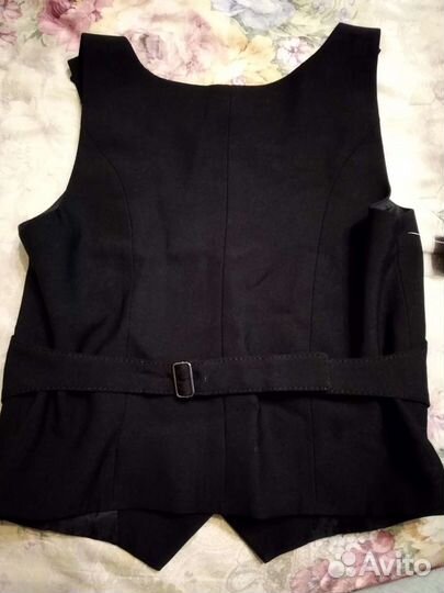 Жилет для девочки (новый) 40 размер