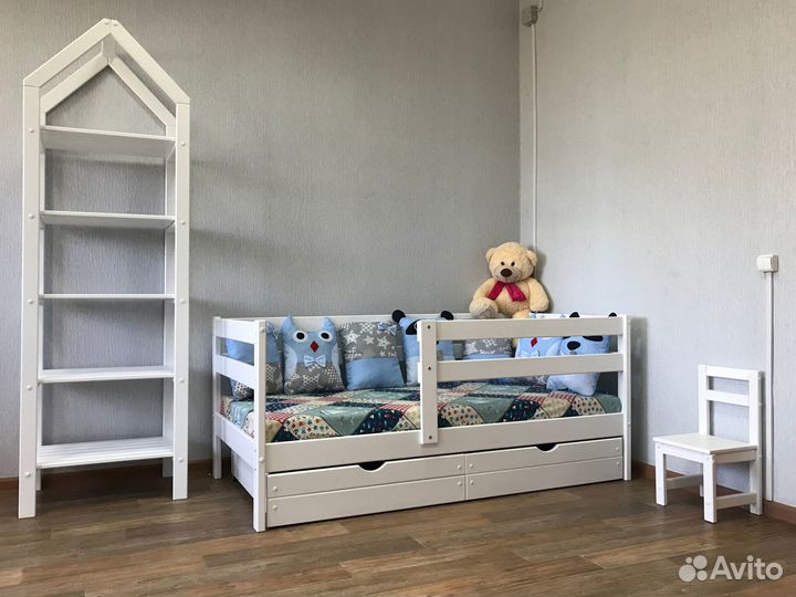 Кровать из массива березы с двойным бортом