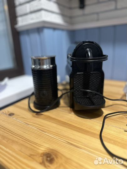 Кофешина и капучинатор nespresso